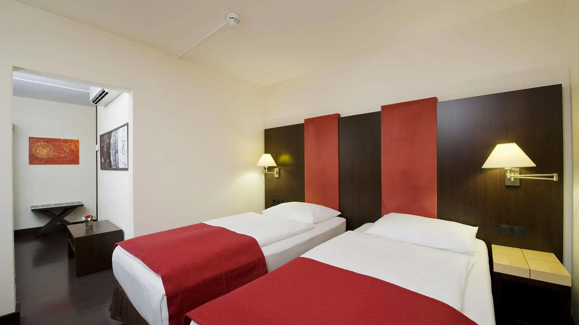 Nh Collection Salzburg City Hotel 4*,